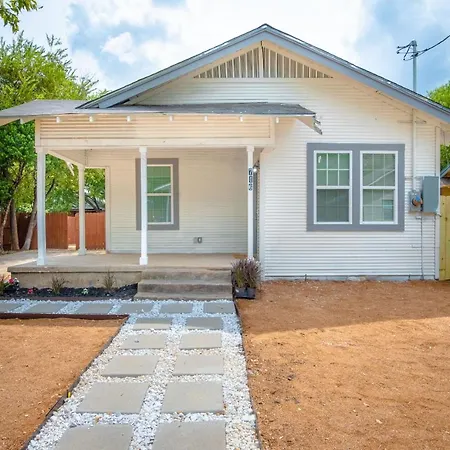 3Br2Ba Remodeled House Near Downtown Villa